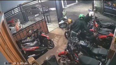 Viral! Aksi Pencurian Motor Ninja di Kota Bandung Terekam CCTV