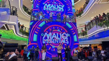 Maliq &amp; DEssentials.
