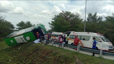 Update: Bus Rombongan Wisata Terguling di Tol Pemalang: 4 Tewas, Belasan Luka-Luka