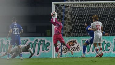 Tak Kebobolan Sepanjang Oktober, Begini Kata Kiper Persib Teja Paku Alam