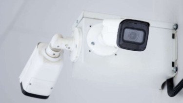 Rahasia di Balik Kejernihan Gambar CCTV Hikvision ColorVu: Teknologi Lensa F1.0 Super Konfokal