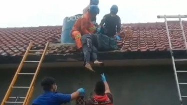 Tragis, Ditemukan Jasad Pria di Dalam Toren Rumah Kontrakan