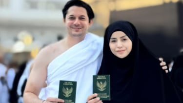 Andrew Andika Pamer Buku Nikah di Depan Kabah, Sejak Kapan Sah Suami-Istri?