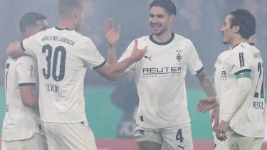 Kevin Diks Tampil Penuh, Borussia Moenchengladbach Tembus 16 Besar DFB-Pokal