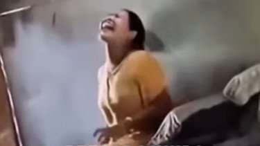 Viral Perempuan di Purwodadi Diduga Kesurupan saat Ditagih Utang