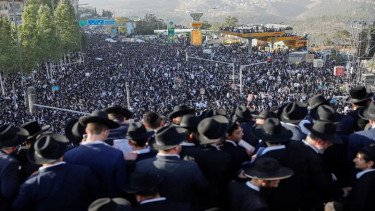 Puluhan Ribu Umat Yahudi Ortodoks Demo Netanyahu, Tolak Wajib Militer