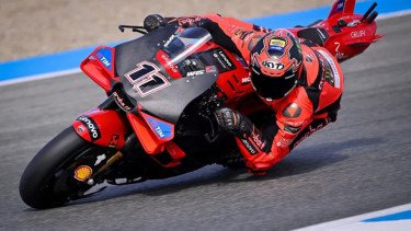 Siapa Nicolo Bulega? Dari Moto2, Supersport, hingga Superbike, Dukungan Penuh dari Ducati, Persiapan Menuju MotoGP 2026 dan 2027, Apa yang Bisa Diharapkan dari Bulega di MotoGP?, Resmi Gantikan Marc Marquez, Nicolo Bulega Naik ke MotoGP Bersama Ducati! Siapa Dia dan Apa Potensinya?
