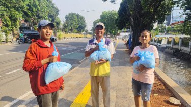 Ratusan Paket Bansos Disebar di Ibu Kota, Dukung Gerakan Jaga Jakarta