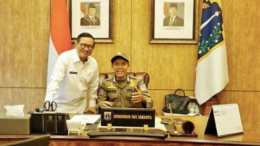 Pramono Anung Undang Mr. Dede Satpol PP Viral yang Fasih Berbahasa Inggris