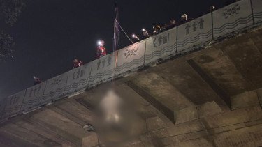Pria Misterius Tewas Gantung Diri di Flyover Pasupati Bandung, Masih Pakai Helm dan Jaket Hitam
