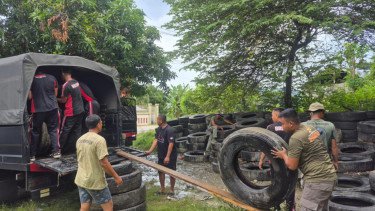 Cegah Abrasi, 367 Unit Ban Eks Mobil Tangki Dihibahkan ke Polda Sulawesi Tengah
