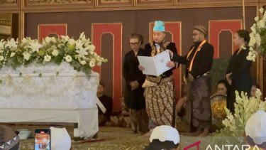 Putra mahkota KGPAA Hamengkunegoro atau Gusti Purboyo naik tahta Raja Solo