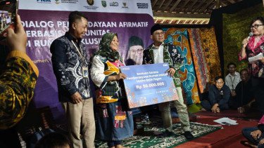 Bersama Menko PM, PNM Bangun Kemandirian Disabilitas Lewat Rumah Inklusif Kebumen