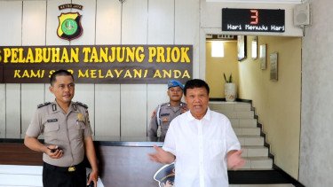 Emrus Lihat Langsung Pelayanan Polres Pelabuhan Tanjung Priok, Full Senyum dan Suka Cita