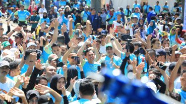 Top 25+ Ribu Peserta Fun Walk DPD RI Hijaukan GBK, Sultan Usul Green Democracy Day di 9 November