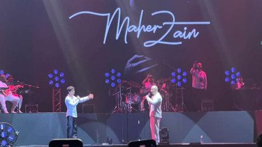 Maher Zain Ajak Duet Harris J Nyanyikan Qalbi Fil Madina, Penonton Jakarta Dibuat Heboh sekaligus Bahagia