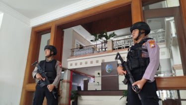 KPK Geledah Ruang Kerja Bupati Ponorogo usai OTT Kasus Suap