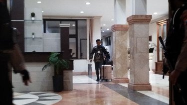 KPK Bawa 3 Koper Berisi Dokumen usai Geledah Kantor Bupati Ponorogo
