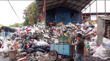Bandung Darurat Sampah Nasional, Tumpukan Sampah Menggunung di Sejumlah Titik