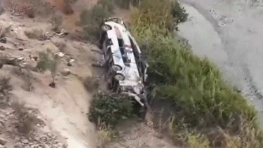Bus Hantam Pikap Lalu Jatuh ke Jurang di Peru, 37 Orang Tewas