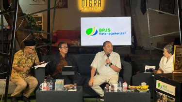 Dari BPJS hingga Pekerja Informal, Buku &ldquo;Melindungi Pekerja Sepanjang Hayat&rdquo; Bongkar PR Besar Negara