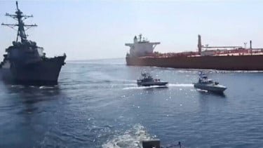 Iran Sita 2 Kapal di Selat Hormuz Usai Trump Perpanjangan Gencatan Senjata