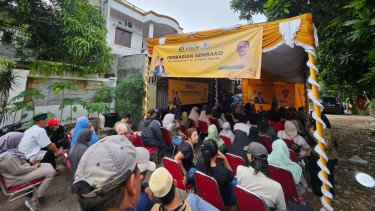 Momen HUT Golkar ke-61, Syafi Djohan Bagikan 200 Paket Sembako ke Masyarakat