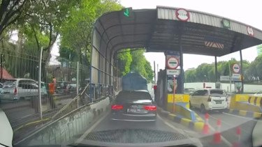 Pengakuan Mengejutkan Keluarga soal Kondisi Pengemudi Audi yang Terobos Tol JORR Gak Bayar