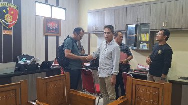 Kades di Brebes Tilep Dana Desa untuk Beli Saham dan Gadaikan Mobil Desa Ditangkap Polisi