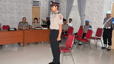 Penampakan Anggota Polisi NTT yang Pukul Dua Siswa SPN Saat Dipecat