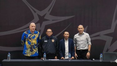 Sumardji dan Yunus Nusi serta Nova Arianto
