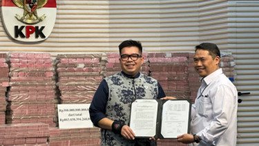 Terkuak! Uang Rp300 Miliar Dipamerkan KPK ke Taspen Ternyata Hasil Pinjam Bank