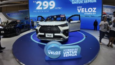 Toyota Kunci Harga Veloz Hybrid