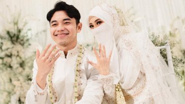 Pernikahan Mendadak Fiki Naki Bikin Kaget, Ini Sosok Sang Istri yang Misterius