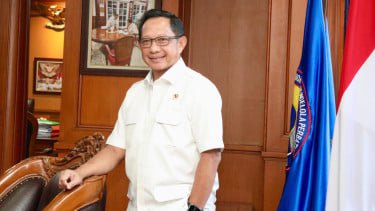 Dinilai Berhasil Dorong Pertumbuhan dan Stabilitas Ekonomi Daerah, Mendagri Terima Penghargaan dari Detikcom