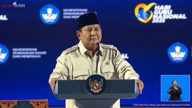 Presiden RI Prabowo Subianto menghadiri puncak peringatan Hari Guru Nasional