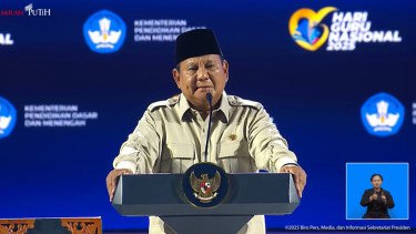Presiden RI Prabowo Subianto menghadiri puncak peringatan Hari Guru Nasional