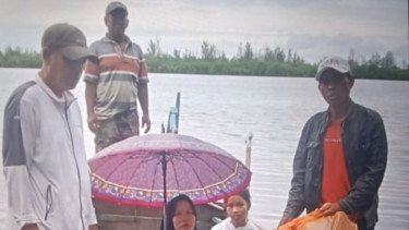 Kisah Ibu Hamil di Pasaman Barat Terjang Banjir Lantaran Mau Melahirkan