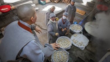 Gak Kalah Sama Street Food di K-Drama, Kuliner Wihara Korea Bikin Lebih Penasaran!