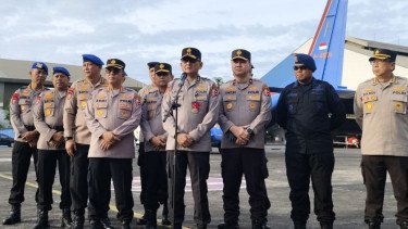 Ribuan Logistik Dikirim, Polri Kerahkan Pesawat CN dan Fokker untuk Selamatkan Warga Terdampak Bencana