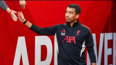 Rumor ke Timnas Indonesia Makin Kuat, Giovanni van Bronckhorst Malah Diusir Fans Liverpool: Biang Masalah
