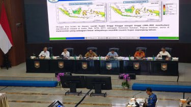 Mendagri Pimpin Rapat Antisipasi Bencana Jelang Nataru, Singgung Tragedi Itaewon
