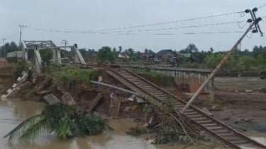 Banjir Terjang Aceh, Jalur Kereta Api Terputus