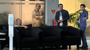 Ridwan Kamil Tegaskan Beli Mercy BJ Habibie Pakai Uang Pribadi