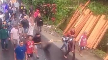 Diduga Aniaya dan Rudapaksa Wanita Difabel, Pria di Gowa Diseret Warga Keliling Kampung