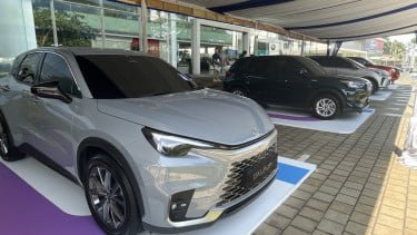 Di Sini, Toyota Innova Zenix Dilelang Rp300 Juta