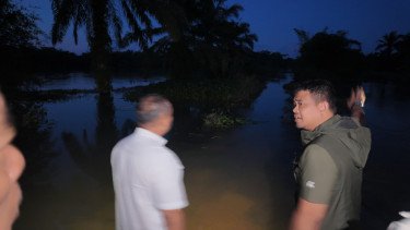 Satroni Lokasi Banjir di Tanjung Pura, Bobby Nasution Mau Perbaikan Tanggul Jebol Dipercepat