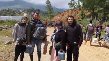 Cerita Warga Aceh Tengah Jalan kaki ke Lhokseumawe Demi Beli Beras dan BBM