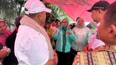 Datangi Korban Banjir Sumbar, Rustini Muhaimin Sebut Tak Boleh Ada Sekat Saat Penanganan Bencana