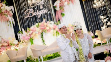Terungkap Alasan Boiyen dan Suami Gak Pegang-pegangan dari Akad Sampai Selesai Resepsi Pernikahan